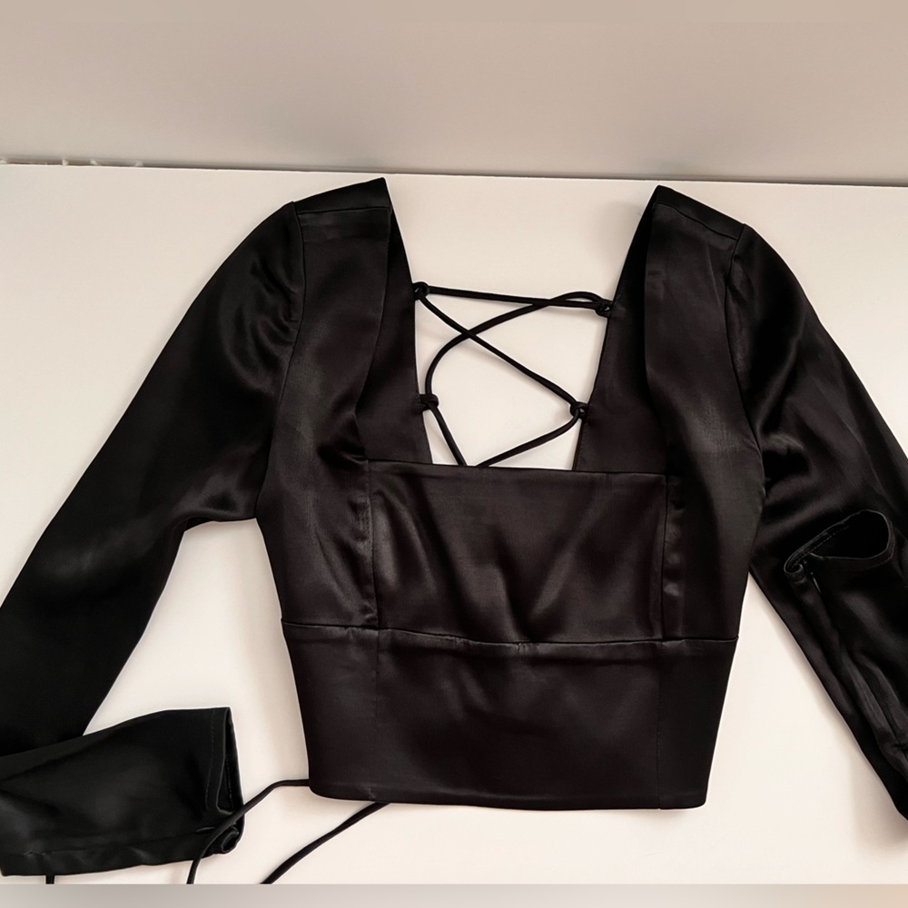 Zara Open Back Crop Top - Picture 2 of 6